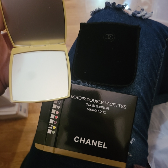 Chanel Yellow Double Mirror Compact - Picture 2 of 2